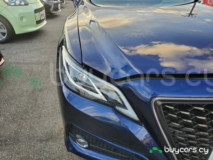 Toyota Crown Синий