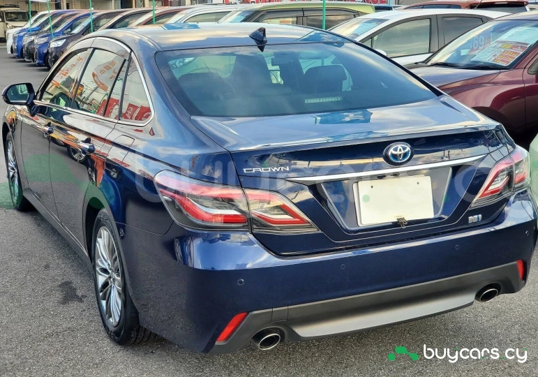 Toyota Crown Синий