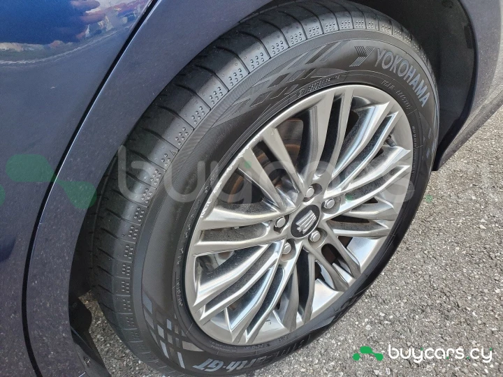 Toyota Crown Синий