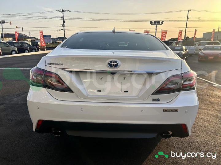 Toyota Crown Белый
