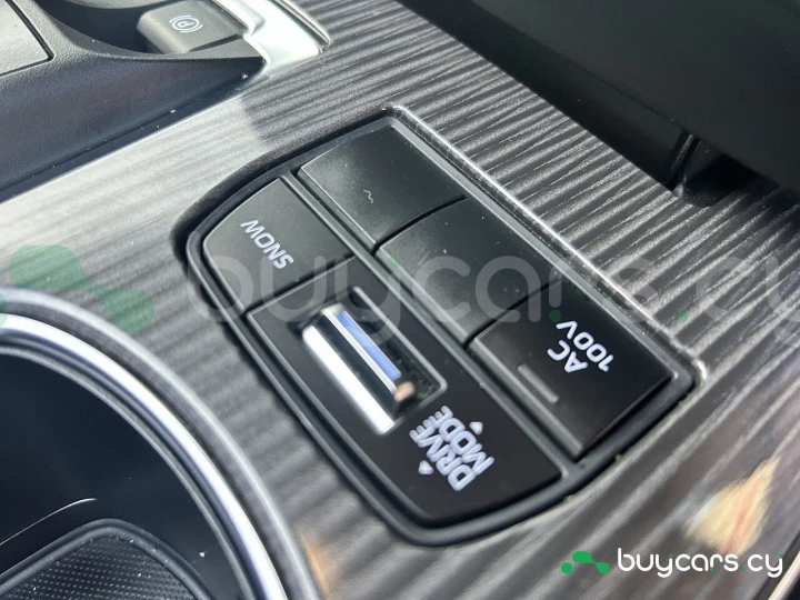 Toyota Crown Белый