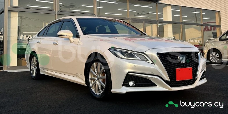 Toyota Crown Белый