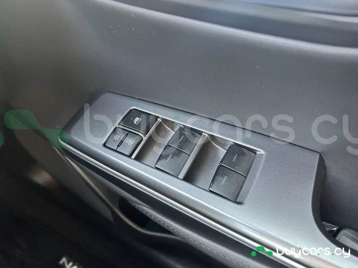 Toyota Crown Белый