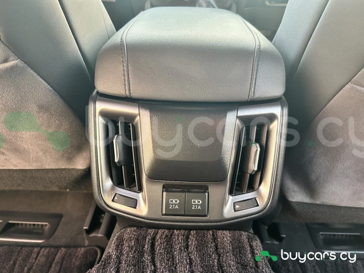 Toyota Crown Белый