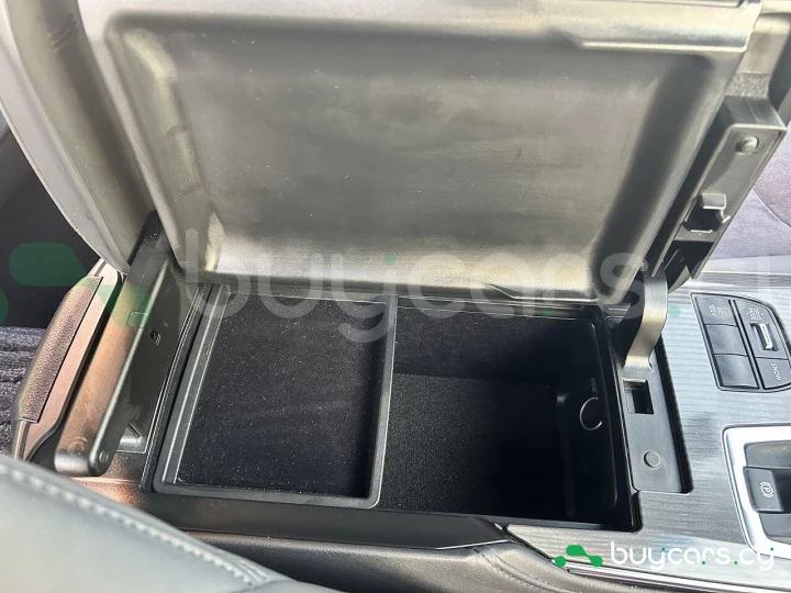 Toyota Crown Белый