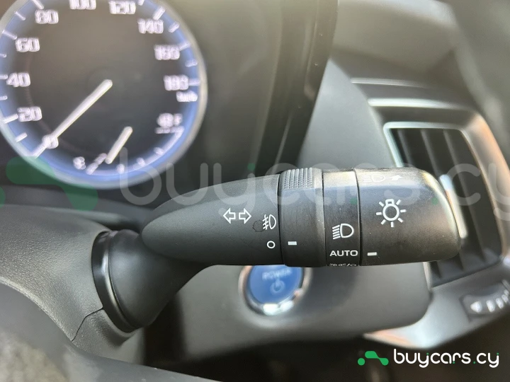 Toyota Crown Белый