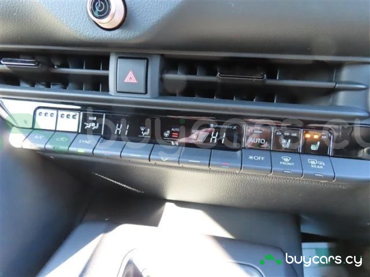 Toyota Crown Белый