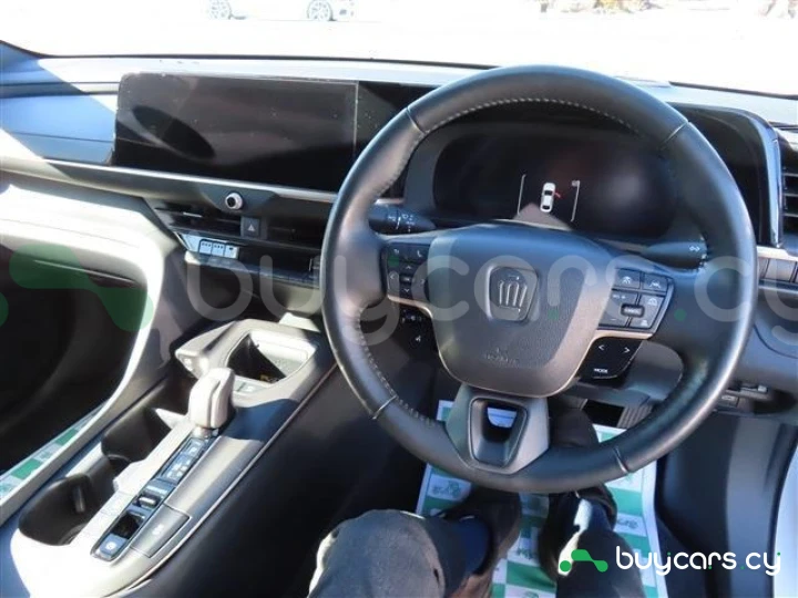 Toyota Crown Белый