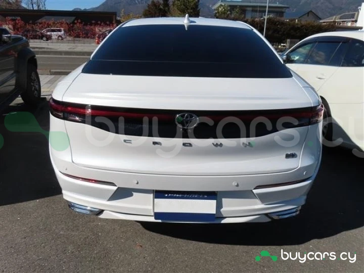 Toyota Crown Белый