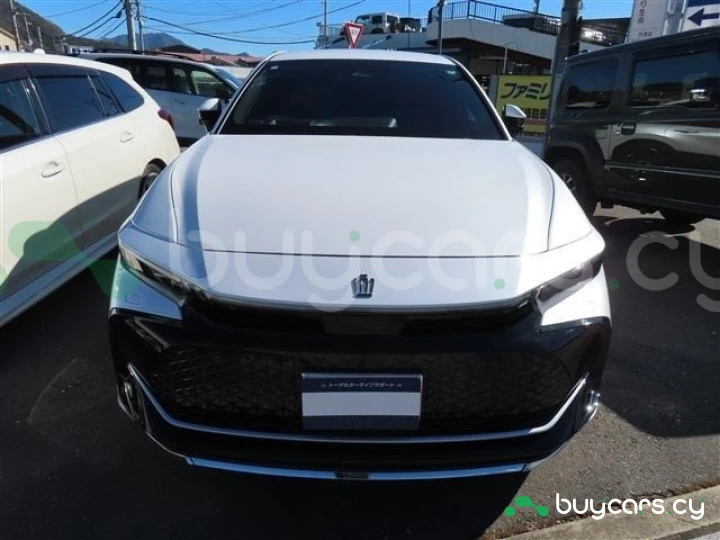 Toyota Crown Белый