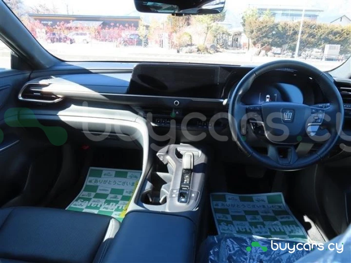 Toyota Crown Белый