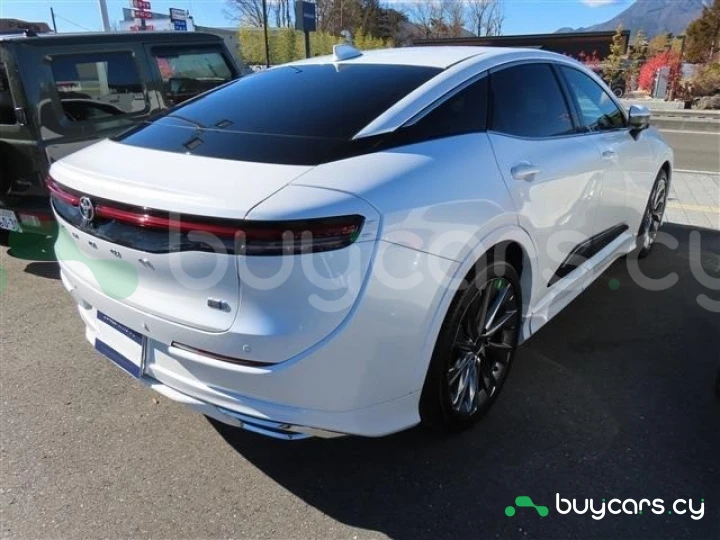 Toyota Crown Белый