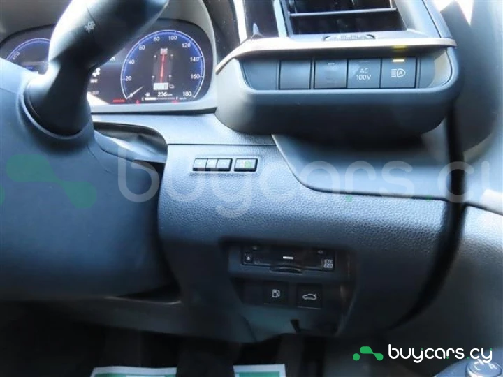 Toyota Crown Белый