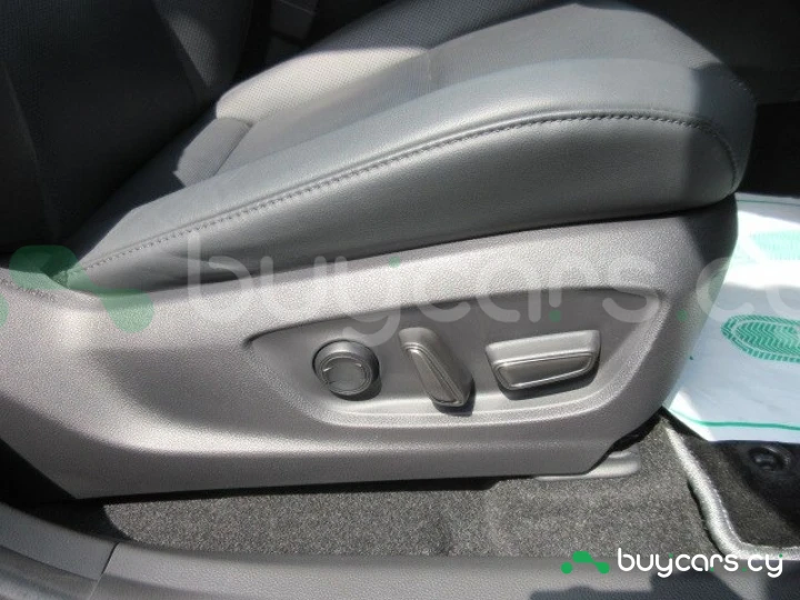 Toyota Crown Черный