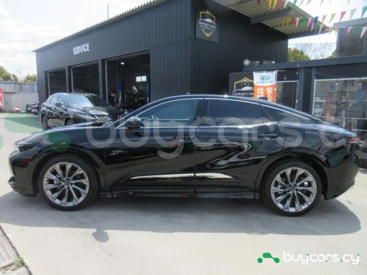 Toyota Crown Черный