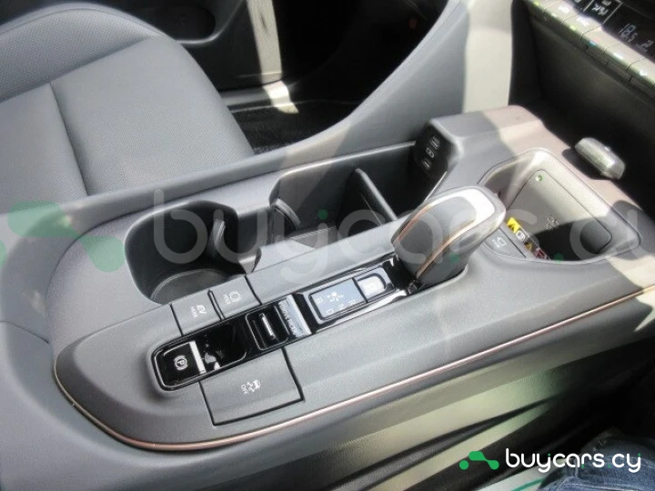 Toyota Crown Черный