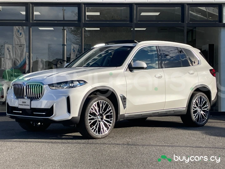 BMW X5 White