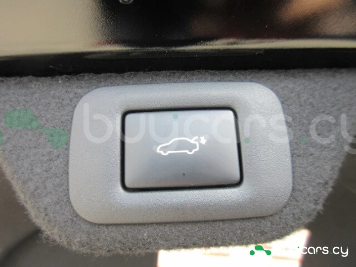 Toyota Crown Черный