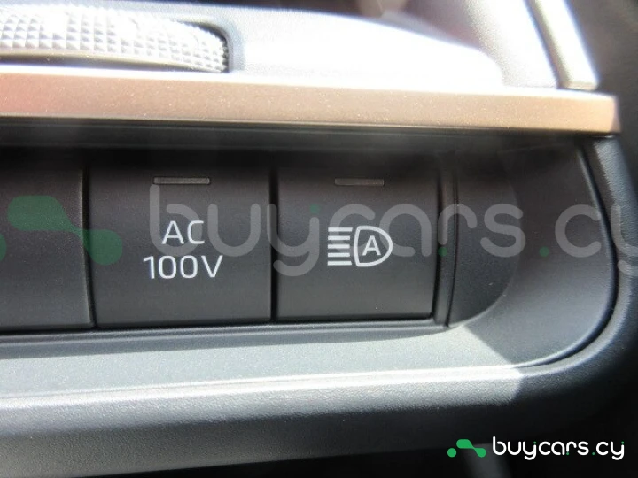 Toyota Crown Черный