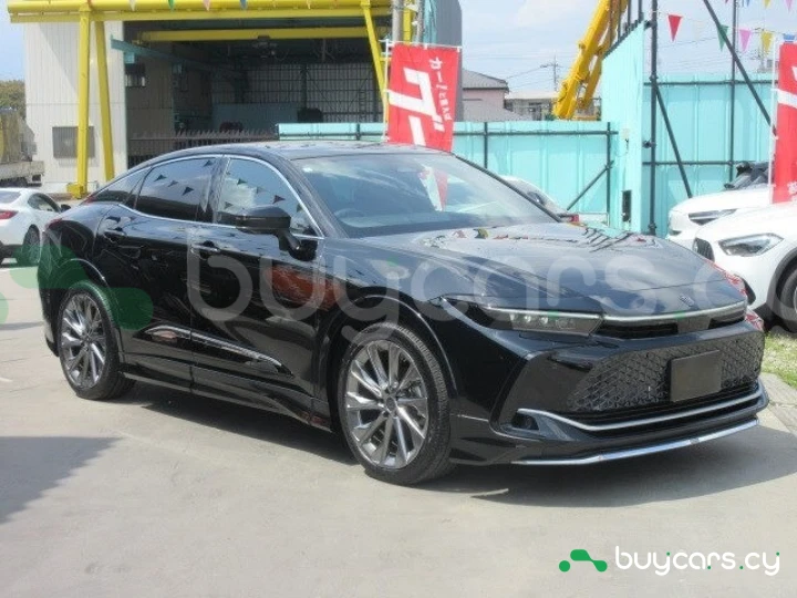 Toyota Crown Черный