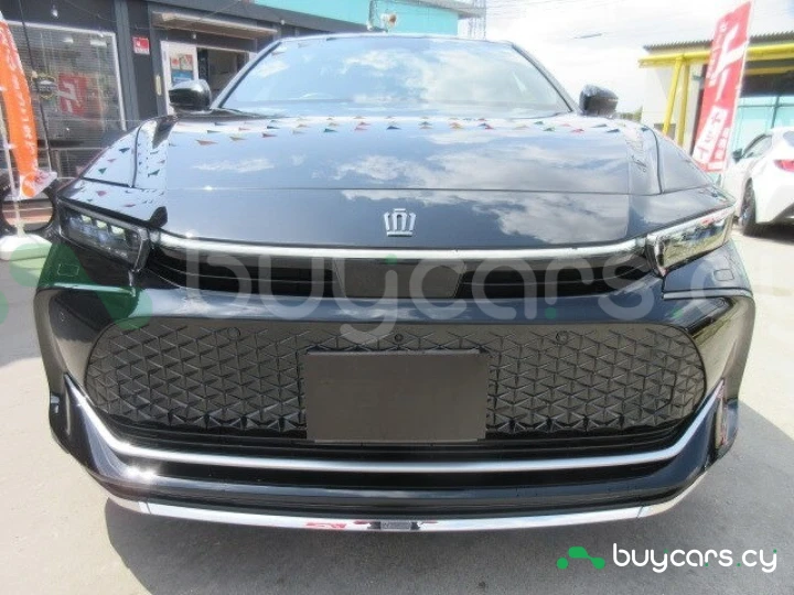 Toyota Crown Черный