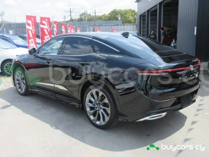 Toyota Crown Черный