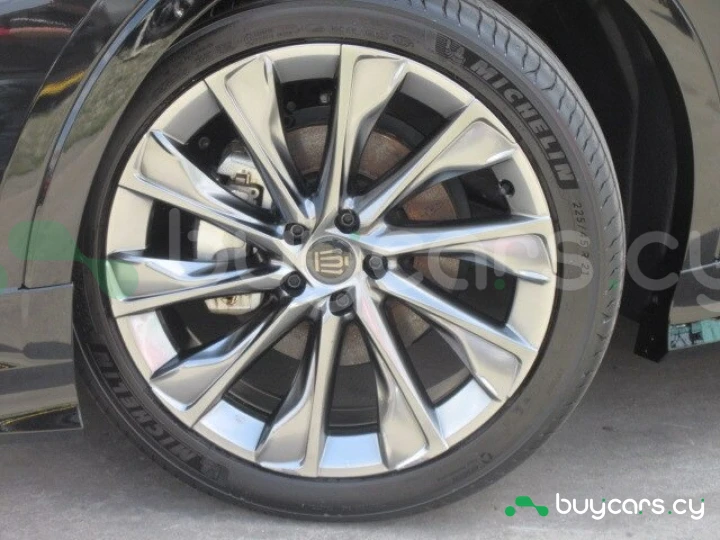 Toyota Crown Черный