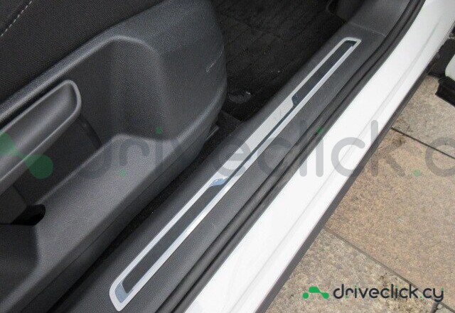 Volkswagen Tiguan White