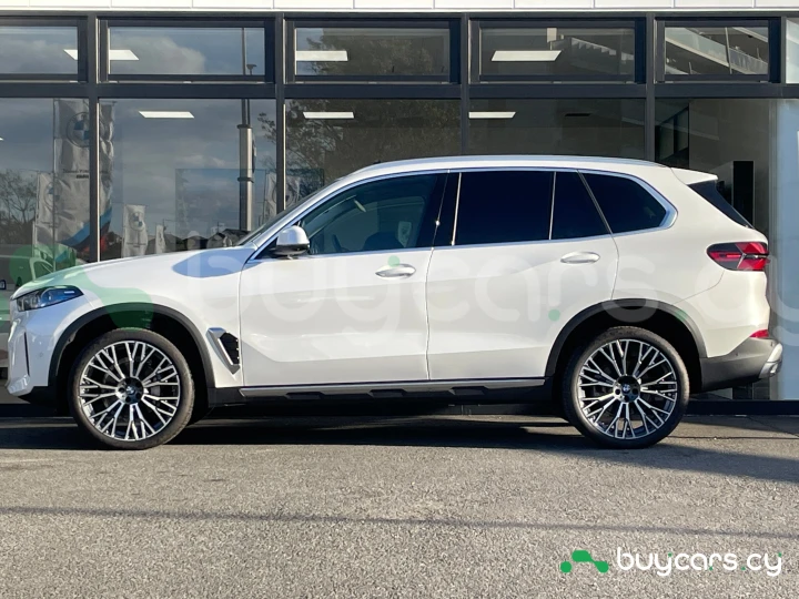 BMW X5 White