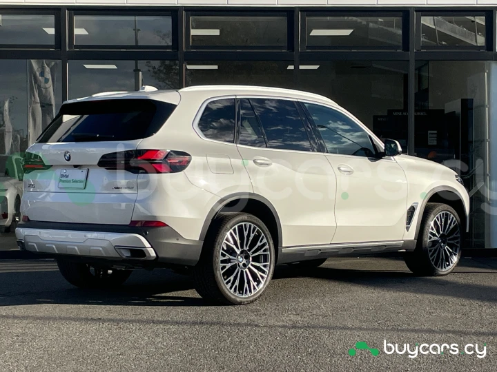 BMW X5 White