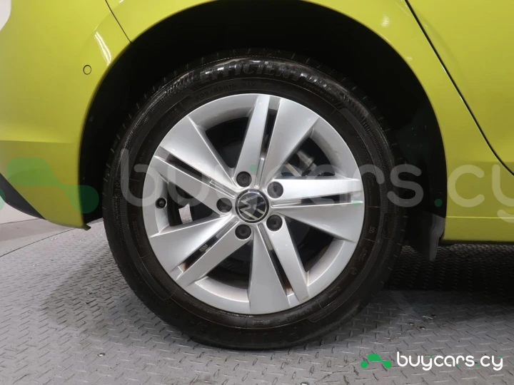 Volkswagen Golf Yellow