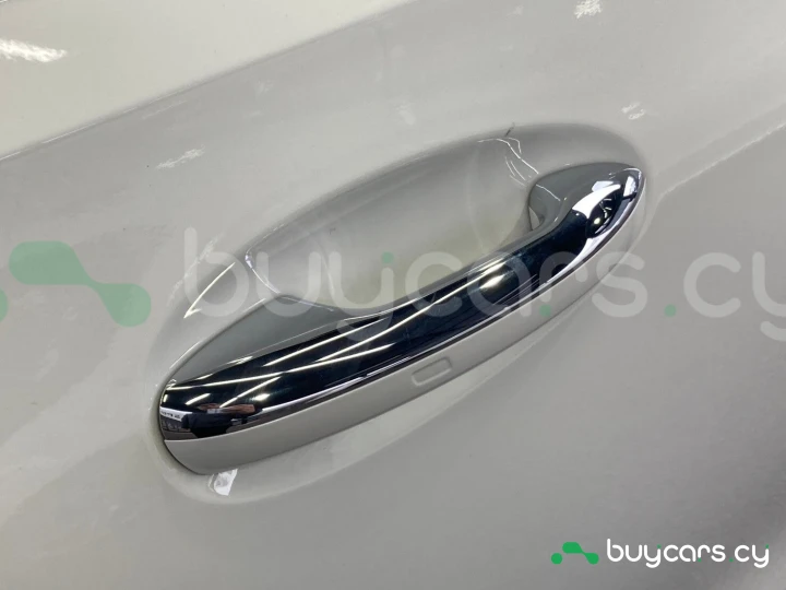 Mercedes C-class White