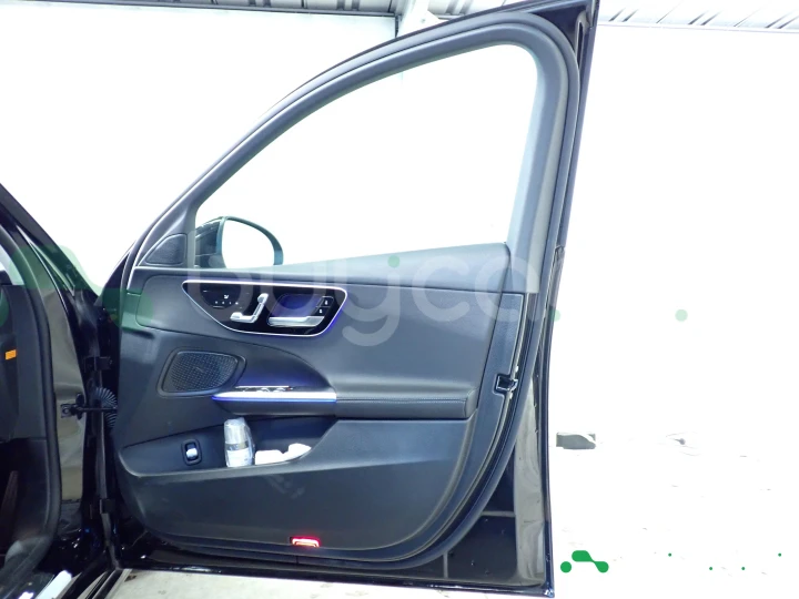 Mercedes C-class Black