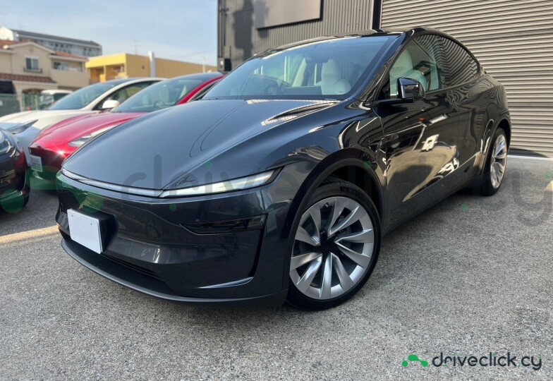 Tesla Model Y Black