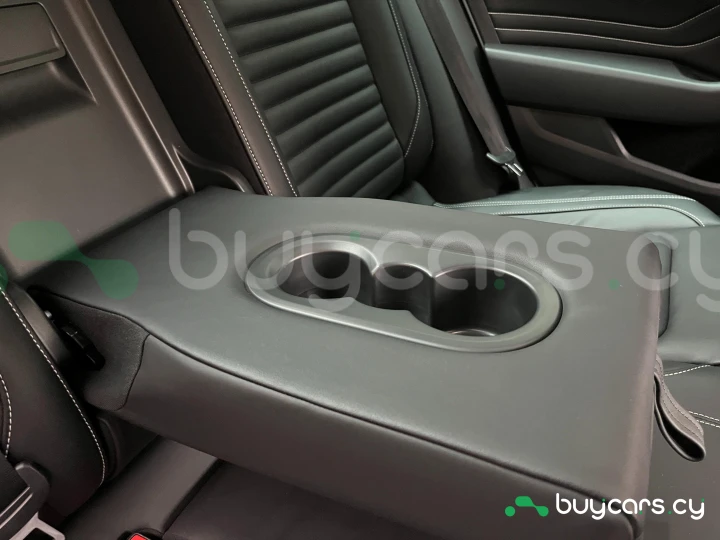 Volkswagen Passat White