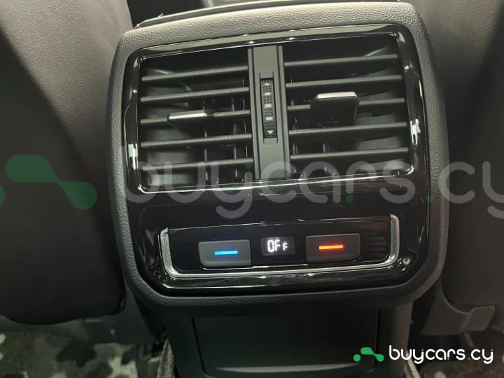 Volkswagen Passat White