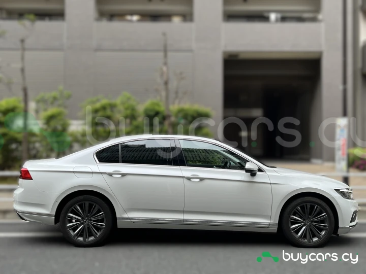 Volkswagen Passat White