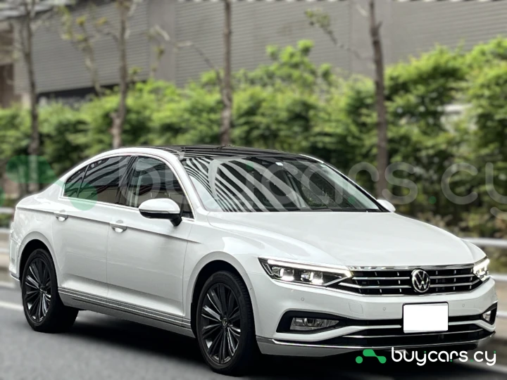 Volkswagen Passat White