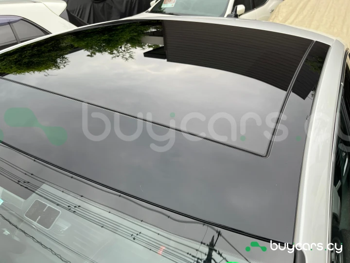 Volkswagen Passat White