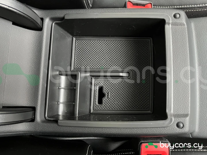 Volkswagen Passat White