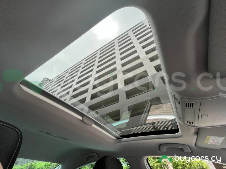 Volkswagen Passat White