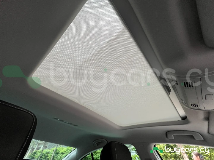 Volkswagen Passat White