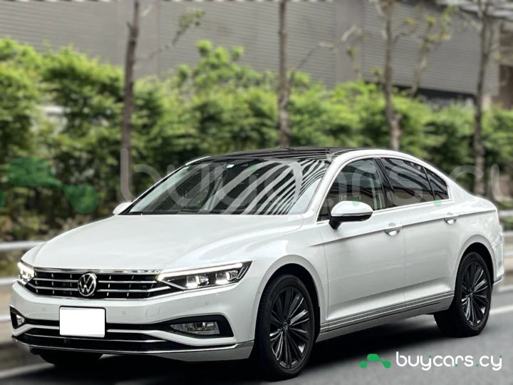 Volkswagen Passat White