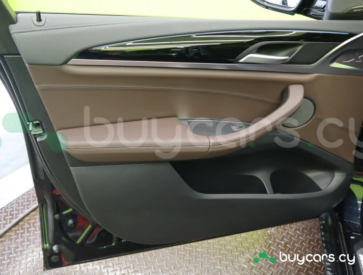 BMW iX3 Черный