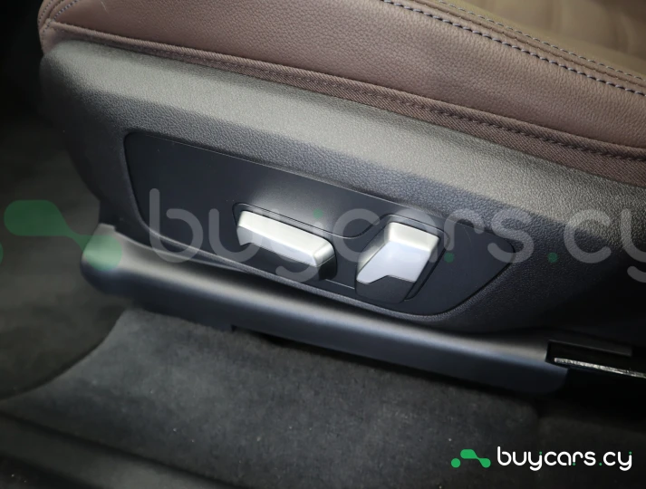 BMW iX3 Черный