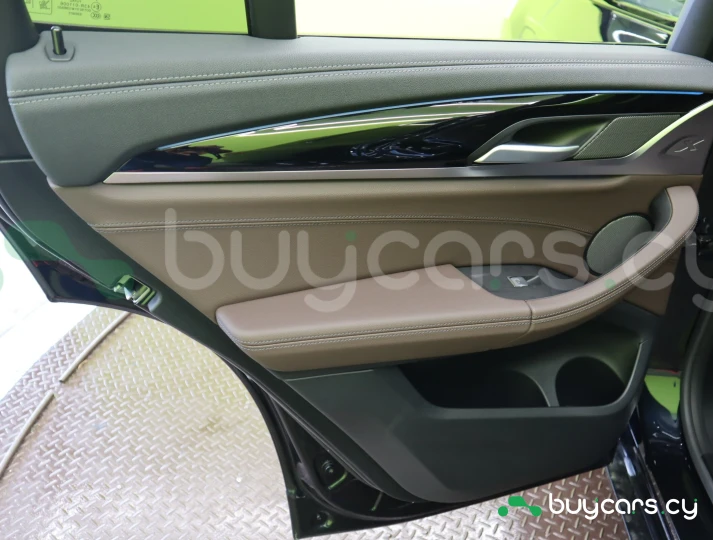 BMW iX3 Черный