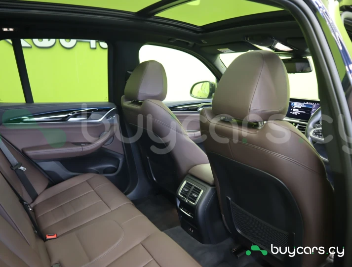 BMW iX3 Черный