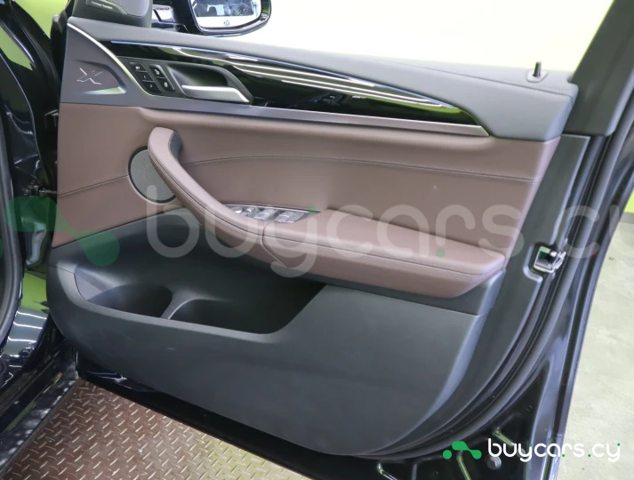 BMW iX3 Черный