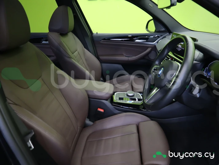 BMW iX3 Черный