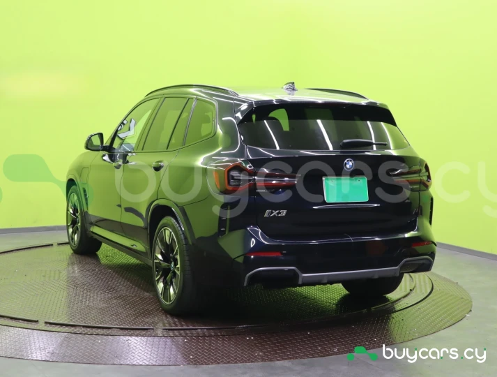 BMW iX3 Черный